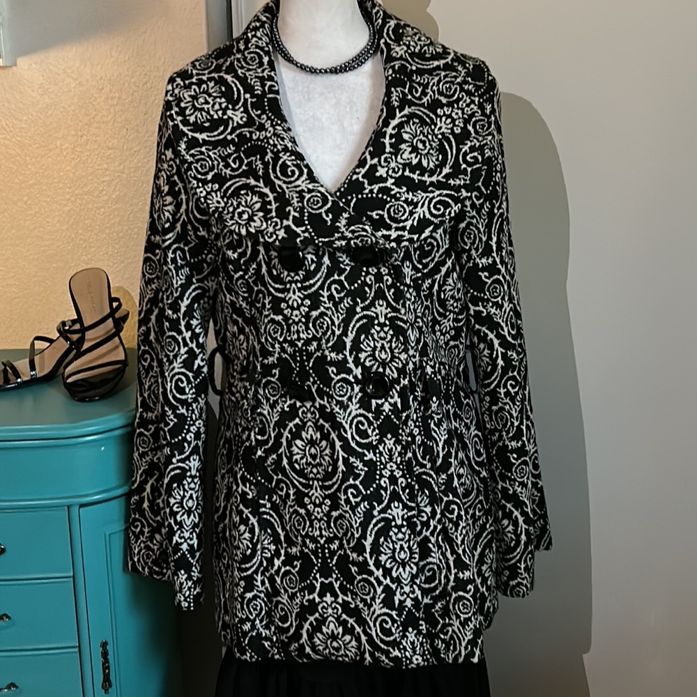 Vintage Ambition Chic Women’s Petite Tapestry Ruffle Collar Double Breasted Coat